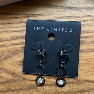 NWT The Limited dangling Earrings black